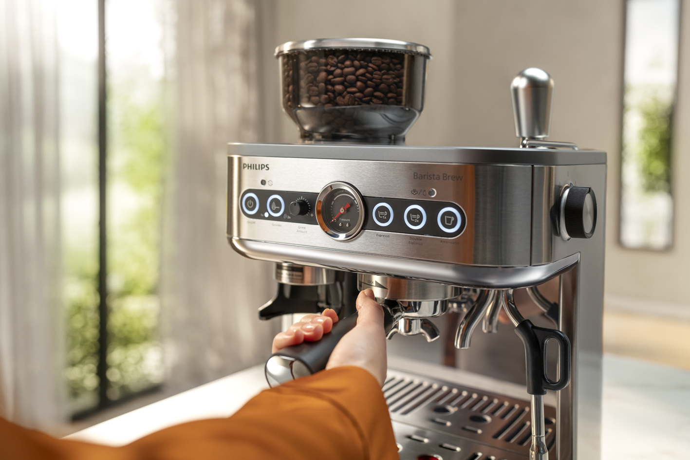 Kuvanje kafe pomoću aparata Philips Barista Brew